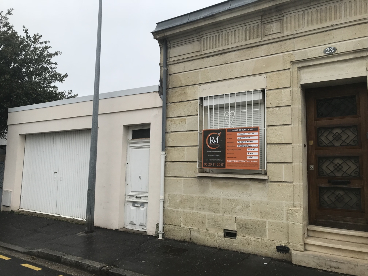 Façade en pierre de l'échoppe bordelaise avant travaux de surélévation et de rénovation - Bordeaux