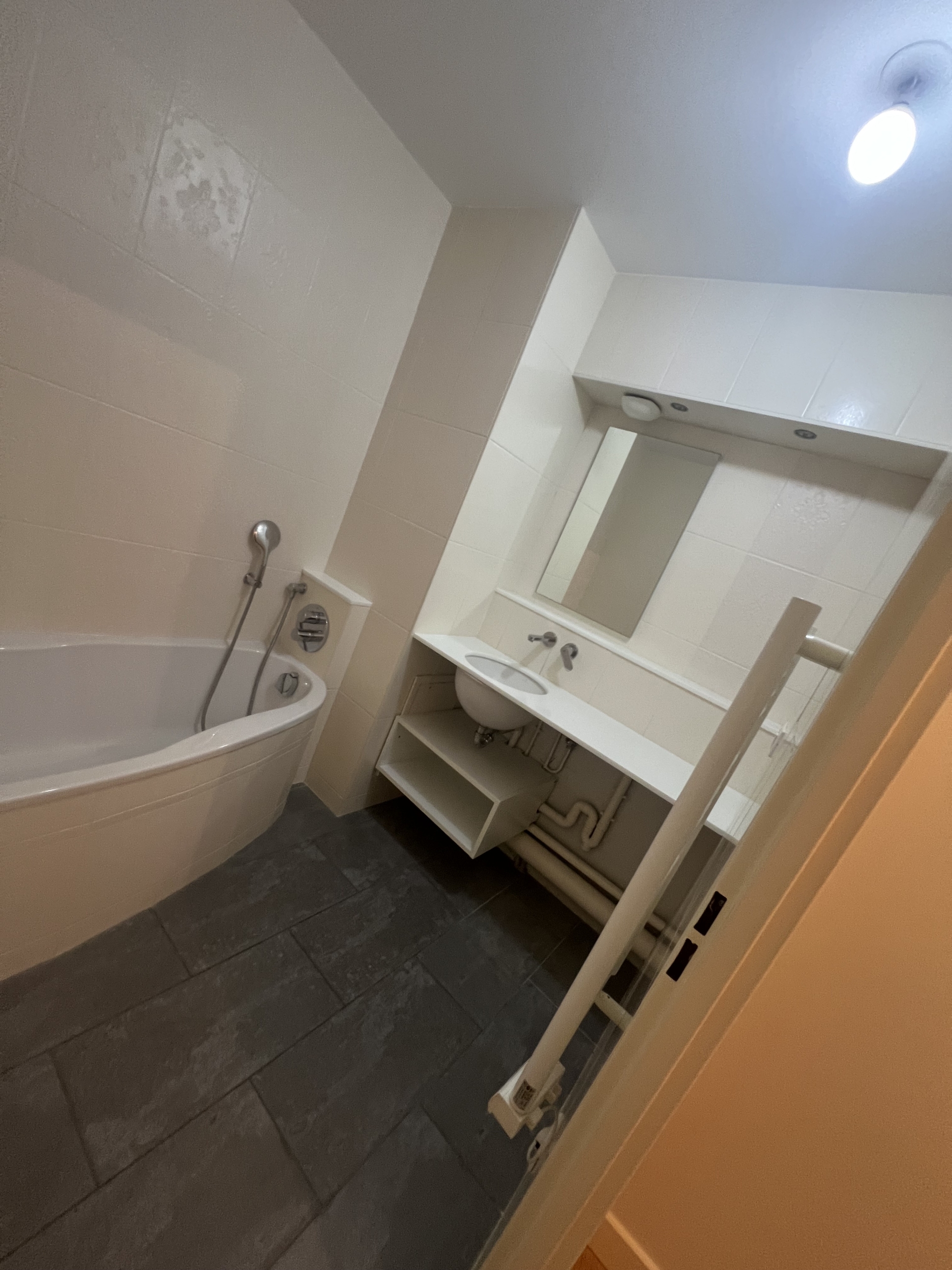 Etat des lieux pour projet rénovation complète d'une salle de bain à Bordeaux